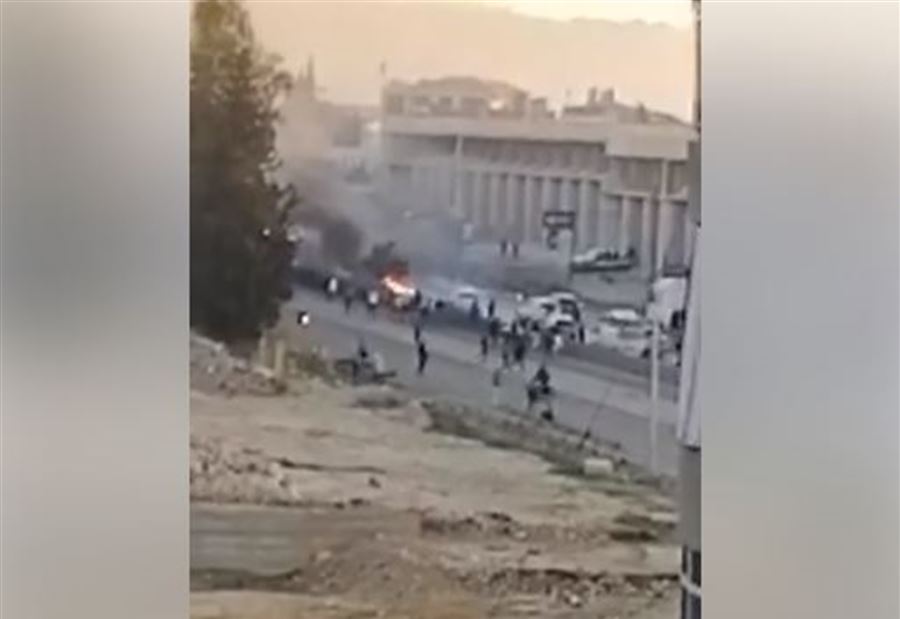 بالفيديو: محتجون قطعوا أوتوستراد الجية... والجيش يتدخل