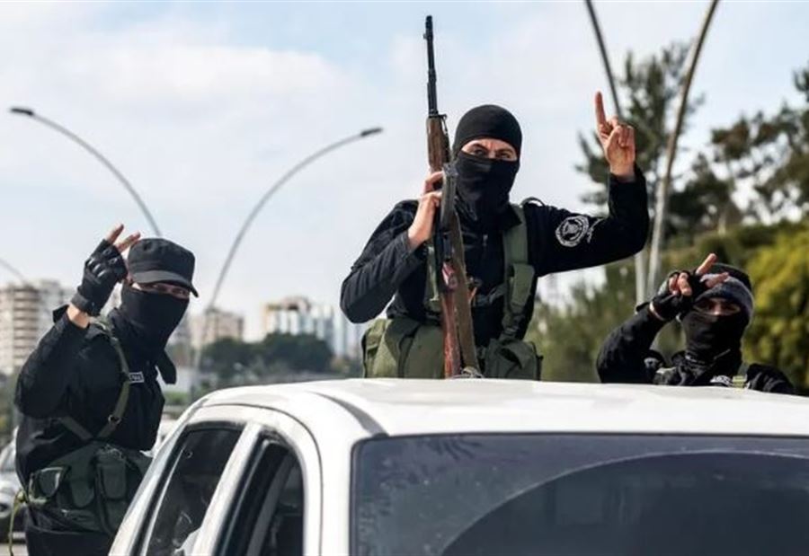"أمّنا الساحل"... الدفاع السورية تعلن استعادة السيطرة