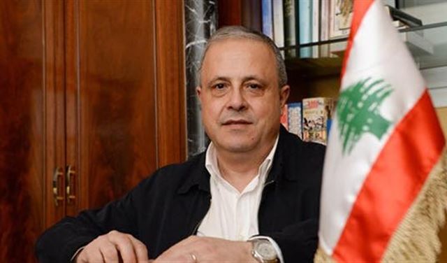 سعيد طوق: في القرن ٢١ يمتطون الدابة لزيارة مدافن موتاهم سعيد طوق: في القرن ٢١ يمتطون الدابة لزيارة مدافن موتاهم
