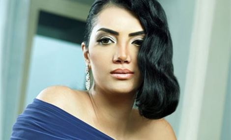 حورية فرغلي تكشف عن احتراق شعرها بالكامل