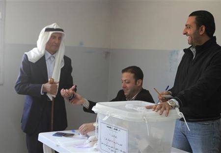 إنسحابات بالجملة من قضاء الهرمل
