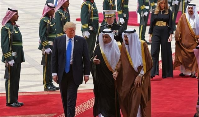  السعودية منحت ترامب "هدايا مجنونة"