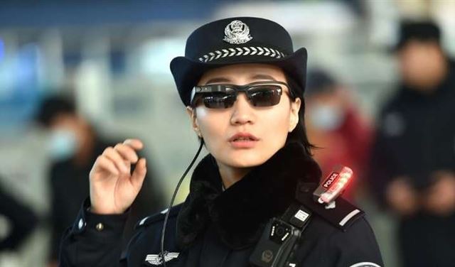 سيدة صينية تبنت 118 يتيما وجمعت من ورائهم ثروة طائلة!