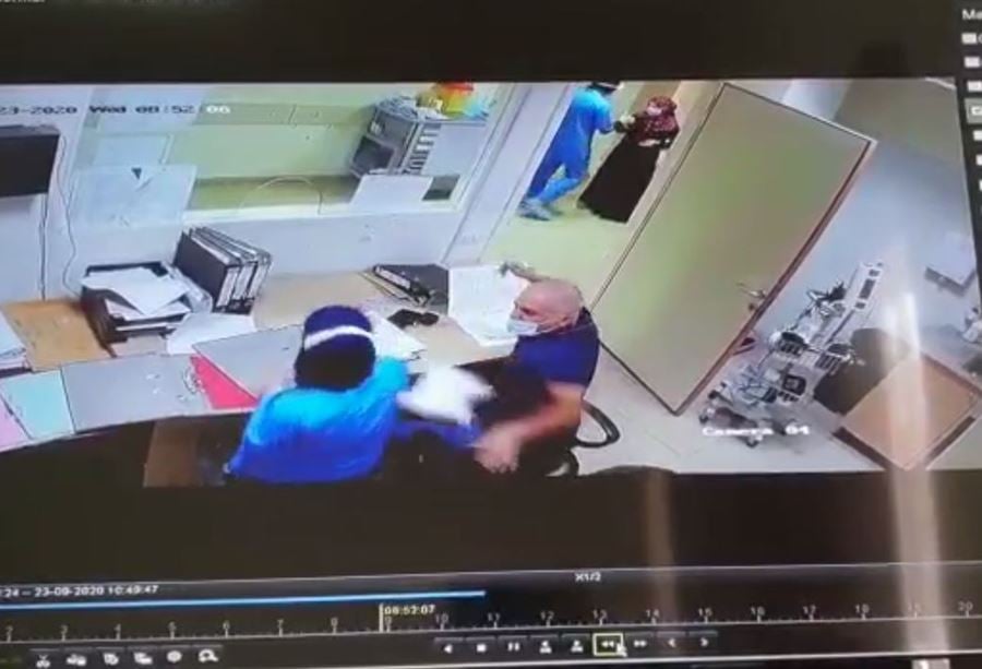 بالفيديو: طبيبٌ يعتدي بالضرب على مُمرضة في مستشفى شمالي 