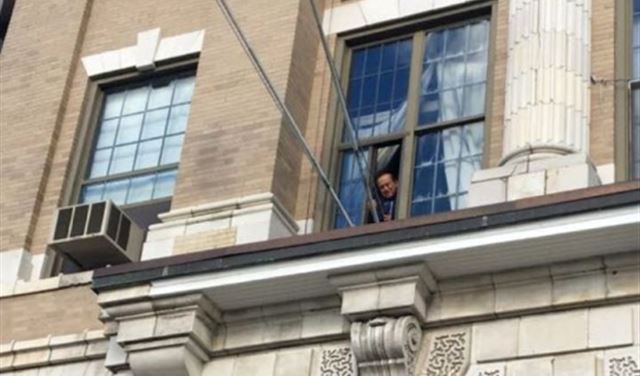 رفع العلم اللبناني على مبان حكومية في 10 مدن اميركية