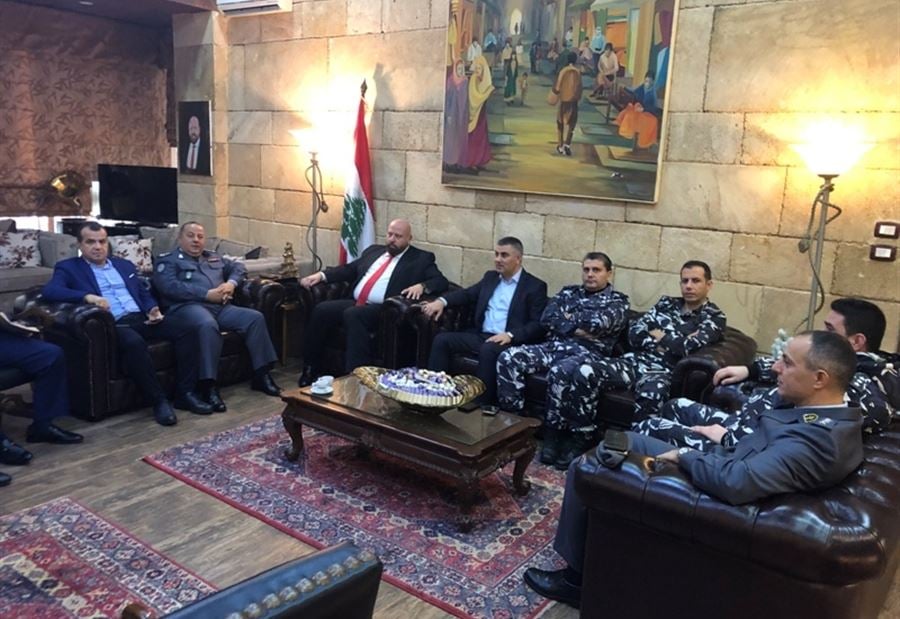 نهرا إستقبل ضباطا وقمر الدين مهنئين بالاعياد