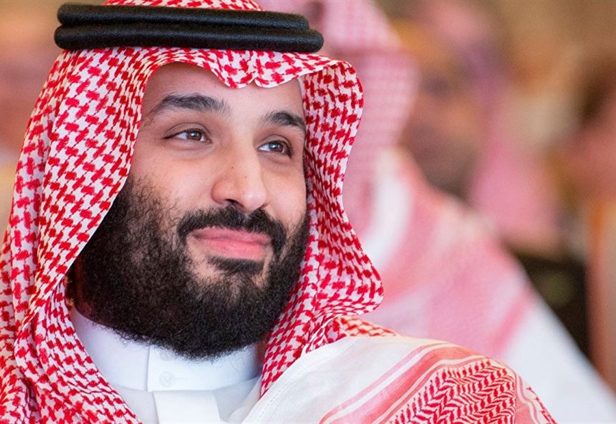 بالفيديو: تصرف "لافت" من بن سلمان تجاه أمير الرياض