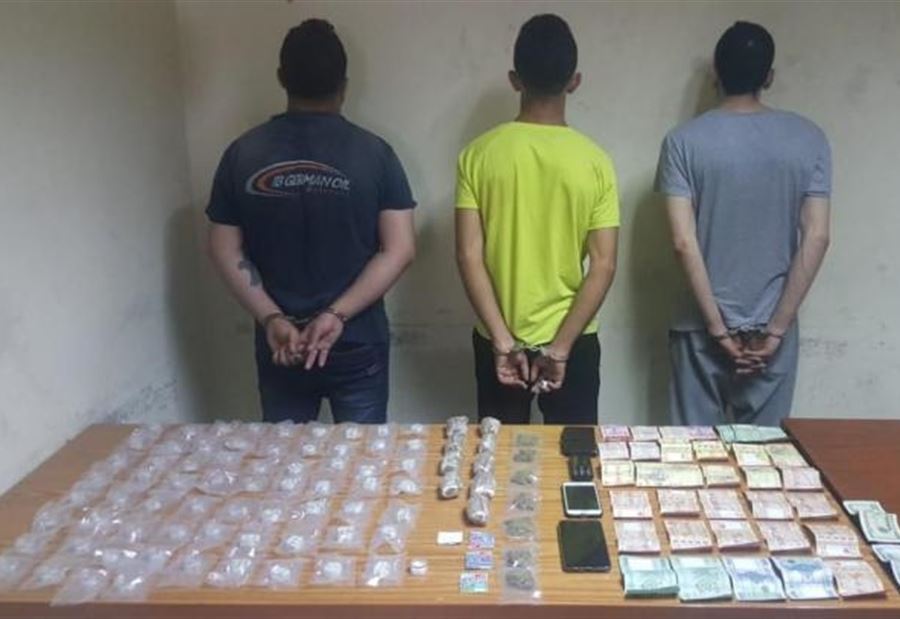 بالصورة: القبض على أفراد شبكة ترويج مخدرات في المتن