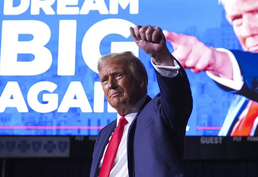 "الرئيس المنتخب"... من هو أول "زعيم عالمي" هنأ ترامب بالفوز؟ "الرئيس المنتخب"... من هو أول "زعيم عالمي" هنأ ترامب بالفوز؟