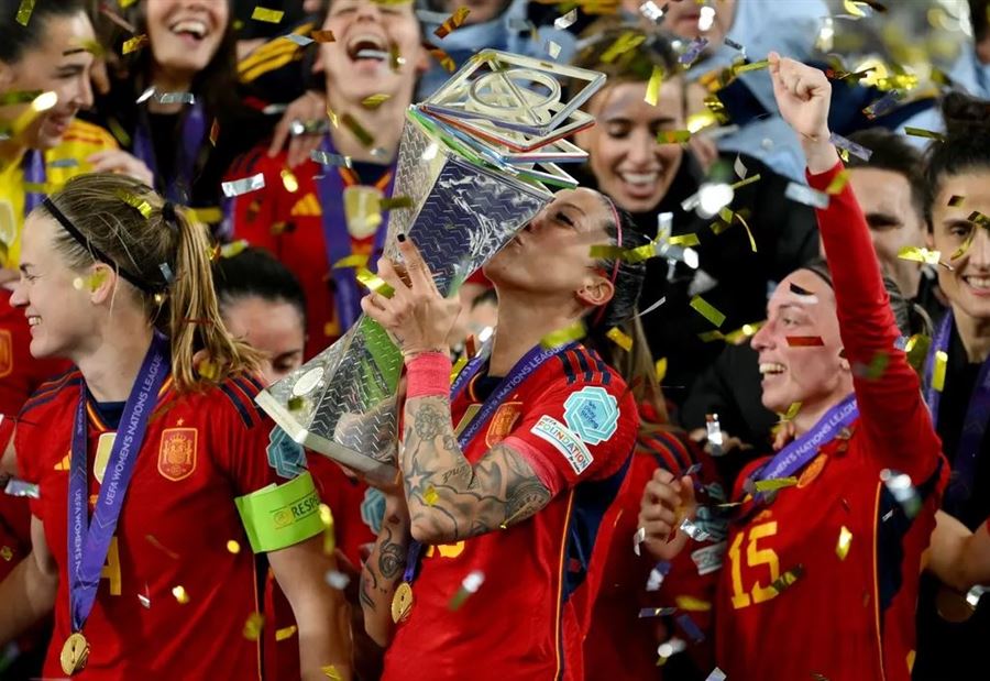 إسبانيا تتوّج بلقب دوري الأمم الأوروبية للسيدات
