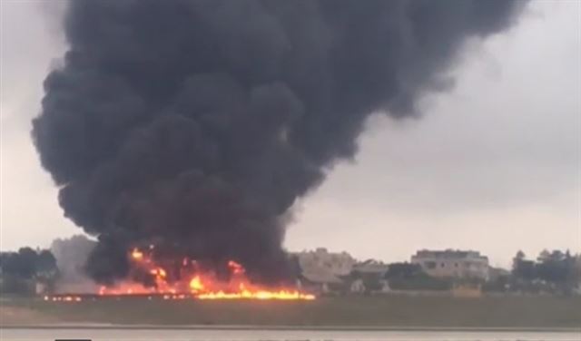 تحطم طائرة تقل مسؤولين أوروبيين إلى ليبيا تحطم طائرة تقل مسؤولين أوروبيين إلى ليبيا