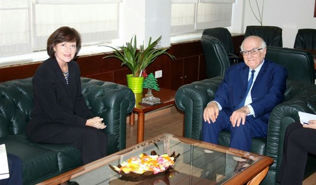 الجيش والرئاسة على طاولة جريج - ريتشارد 