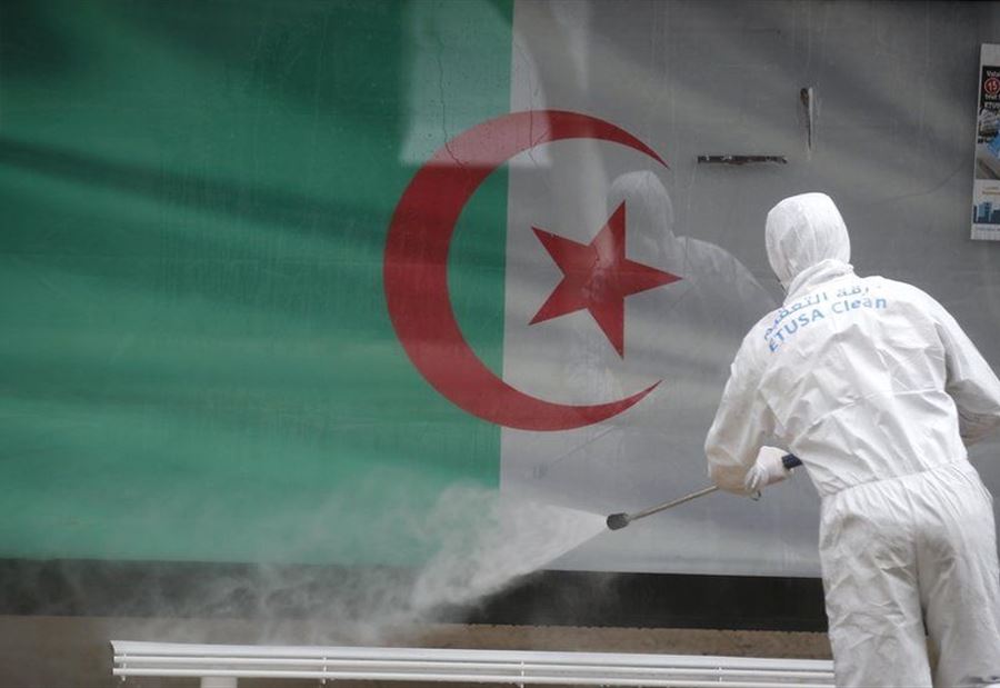 الجزائر... ارتفاعٌ مُتسارع ومُفاجئ في إصابات كورونا الجزائر... ارتفاعٌ مُتسارع ومُفاجئ في إصابات كورونا