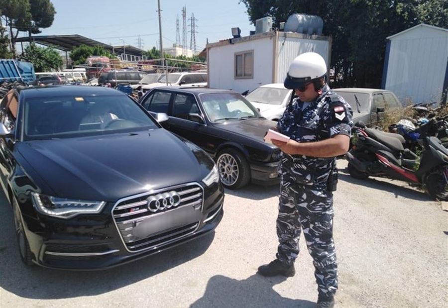 بالصورة: "كاميكاز" يقود بسرعة جنونية على طريق المديرج