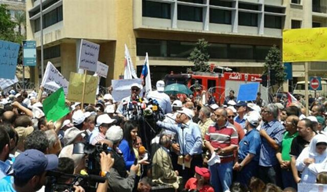 متعاقدو المهني والتقني يناشدون ايضاً متعاقدو المهني والتقني يناشدون ايضاً