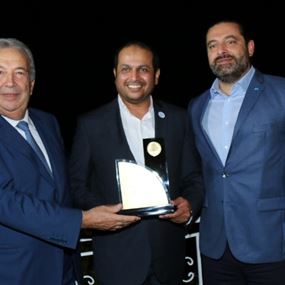 الحريري من مزبود: "لا منترك البيك ولا البيك بيتركنا" الحريري من مزبود: "لا منترك البيك ولا البيك بيتركنا"