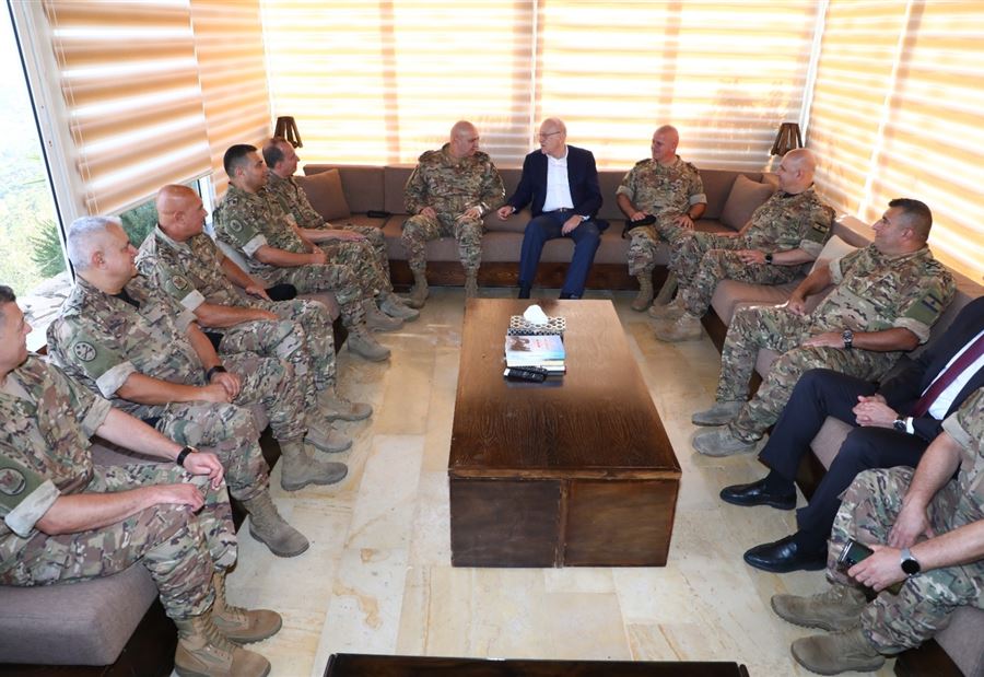 ميقاتي في الجنوب... رسالة تضامن أو تثبيت الشرعية؟