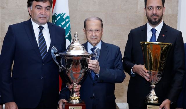 الهومنتمن يهدي عون كأس الدوري اللبناني لكرة السلة