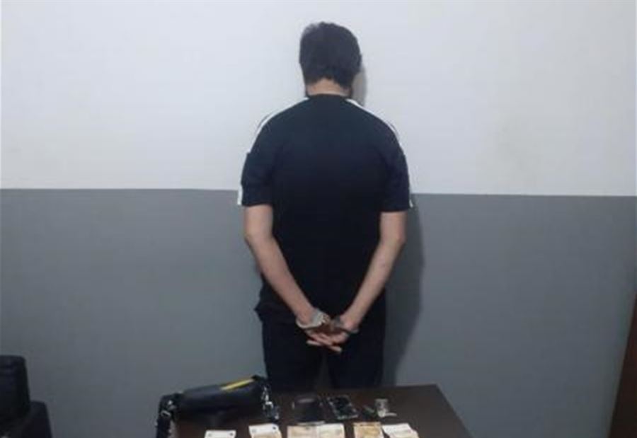 في أحد المنتجعات... سرق حقيبة وفرّ هاربًا