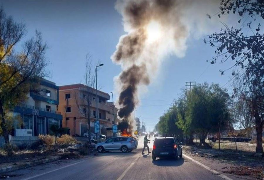 بالقرب من حاجز الجيش... غارة استهدفت سيارة في بنت جبيل