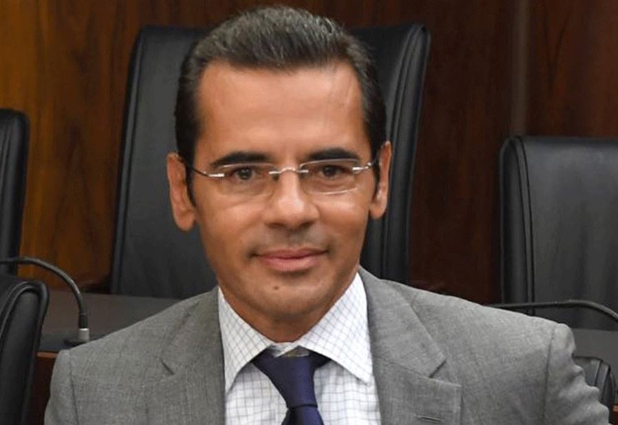 علامة يقترح حلولًا لأزمة المستلزمات الطبية