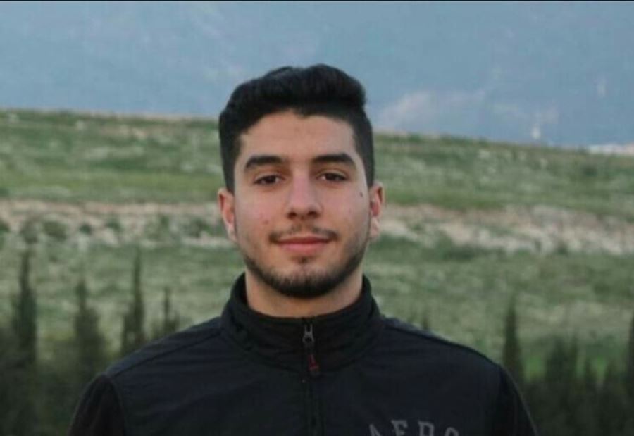 بالصورة: أحمد إبن الـ 20 عامًا.. مُضرَّج بدمائهِ