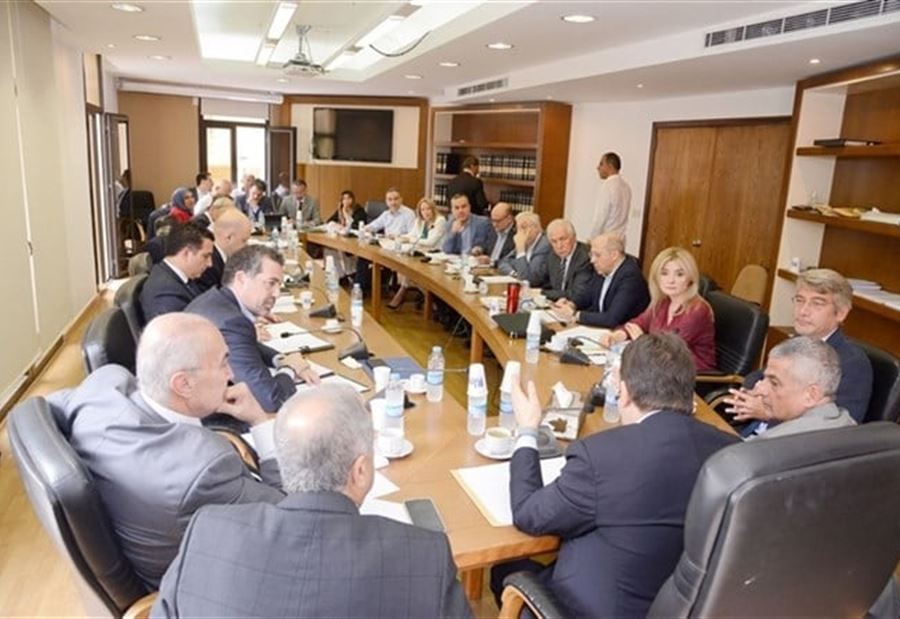 لجنة المال تقر قانون الطاقة المتجددة