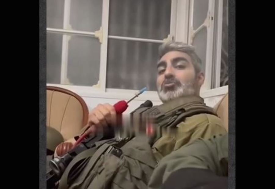 يدخنون "الشيشة" أمام المعتقلين... فيديو "مستفز" لـ جنود إسرائيليين في جنين! يدخنون "الشيشة" أمام المعتقلين... فيديو "مستفز" لـ جنود إسرائيليين في جنين!