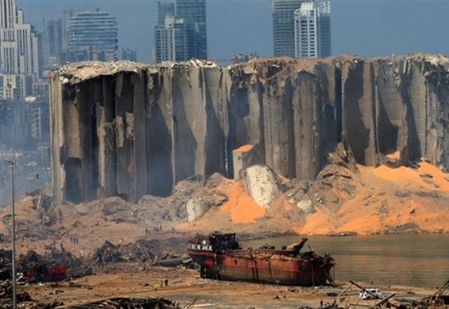 صوان يعلق التحقيقات في انفجار المرفأ