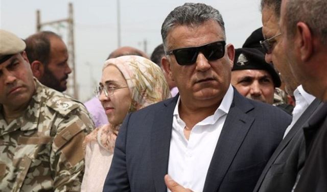 ابراهيم جال وعدد من ضباط الجيش على المنطقة الحدودية
