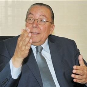 محمد المشنوق: اقرأوا الدستور 