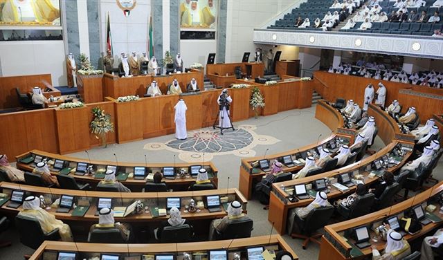 الكويت على خطى ترامب