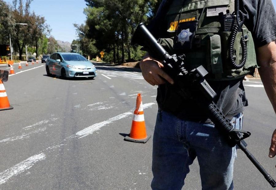 قتيل وثلاثة جرحى بإطلاق نار في كنيس بكاليفورنيا