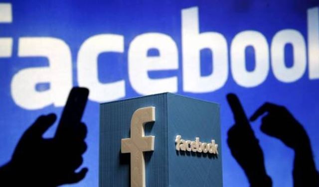 "فيسبوك" يتجسس سرًا على مستخدميه عبر الكاميرا "فيسبوك" يتجسس سرًا على مستخدميه عبر الكاميرا
