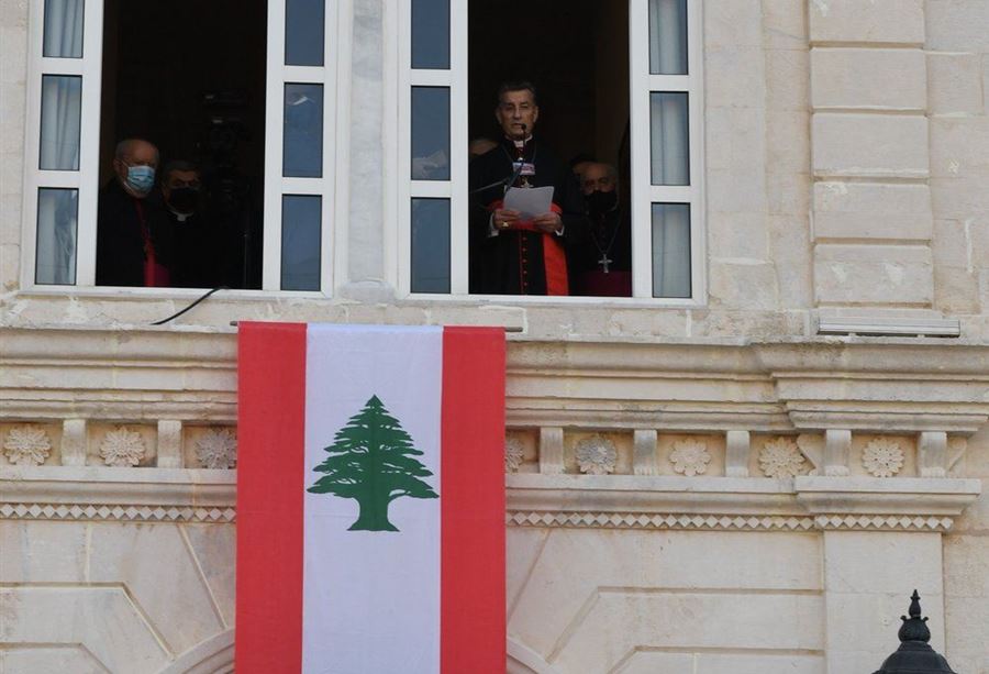 موفد مدني وليس مطراناً