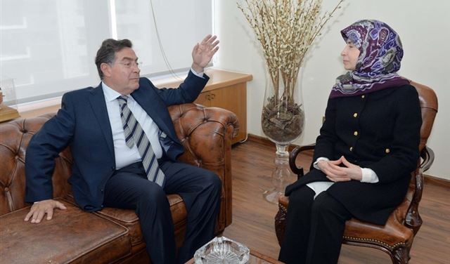 عزالدين عرضت مع تويني المشاريع المتعلقة بمكافحة الفساد