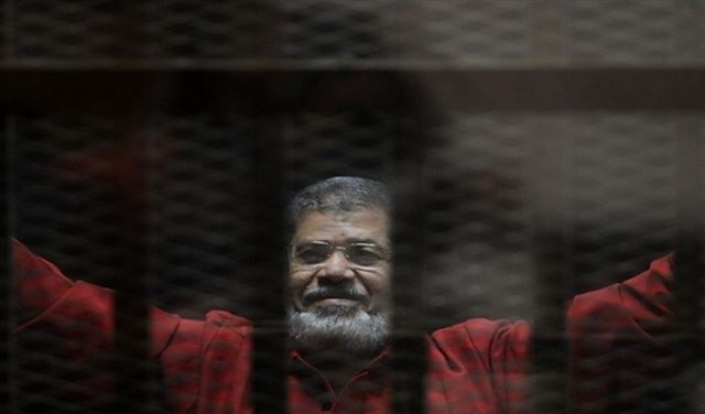 مصر.. تأجيل النظر في أول طعن لمرسي