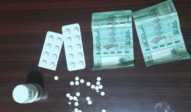 بالصور.. توقيف مروجي عملة مزيفة وضبط مبالغ منها