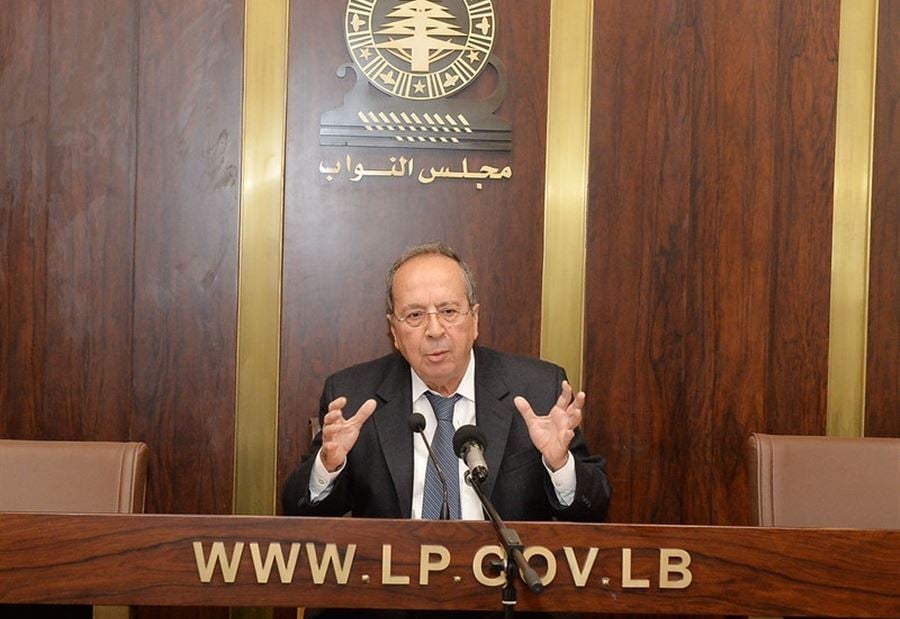 "من نصدّق؟"... السيد يعلّق على "صواريخ المطلة"