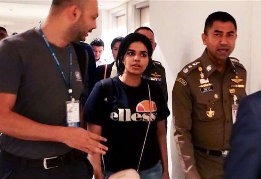 بالصورة: "السعودية الهاربة" تودع تايلاند بكأس من "نبيذ أحمر"!
