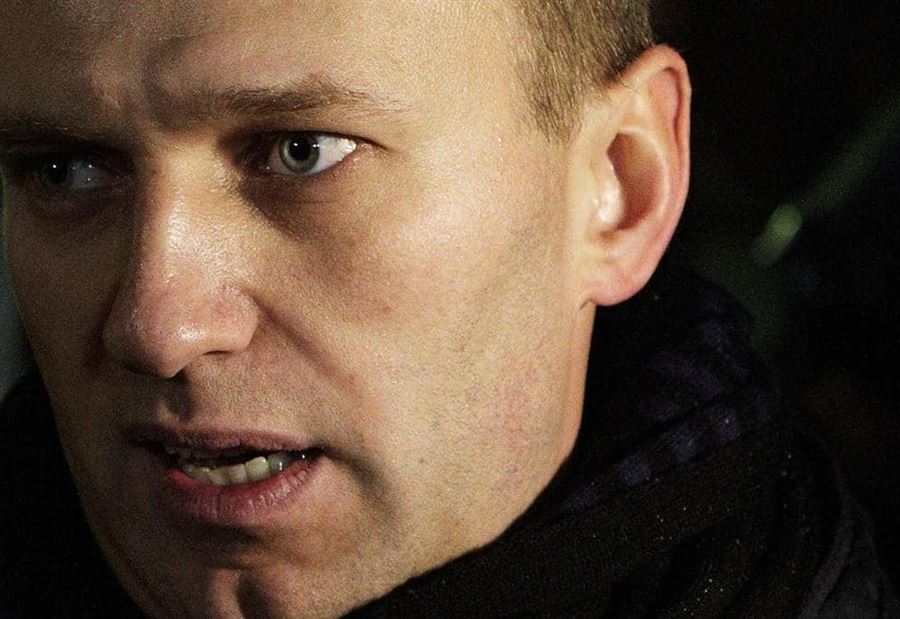 آثار غاز نوفيتشوك على زجاجة بغرفة "نافالني" آثار غاز نوفيتشوك على زجاجة بغرفة "نافالني"