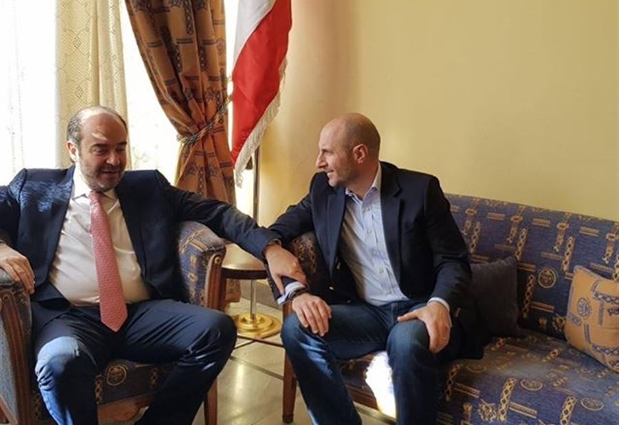 بالصورة: نائب قوّاتي يزور الوزير "العوني" الجديد