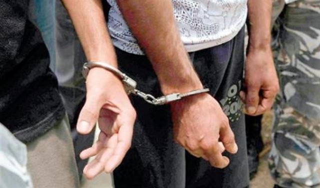 توقيف مطلوب في حي السلم بتزوير شيكات ونشل