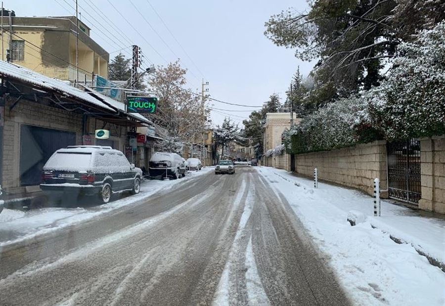 الجرافات في بعلبك تعمل على فتح الطرق الجرافات في بعلبك تعمل على فتح الطرق