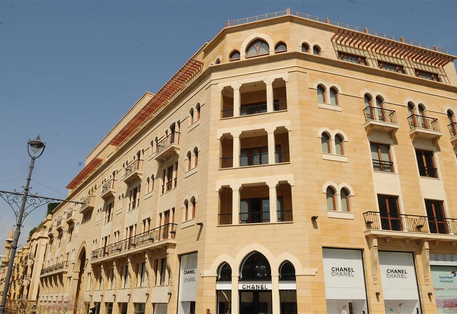بالفيديو: مسلّح يقتحم مصرف "فينيسيا" في العباسيّة! (فيديو) بالفيديو: مسلّح يقتحم مصرف "فينيسيا" في العباسيّة! (فيديو)