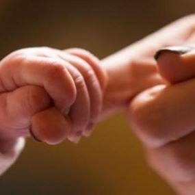 بعد ريتا... زوج كريستنا يتجاوز الحكم ويحرمها من ولديها