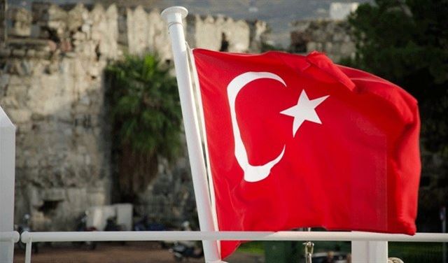 تركيا تأمر باعتقال عشرات الضباط