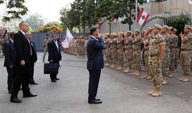 الأمن العام يدير أضخم عملية تجسس على الهواتف