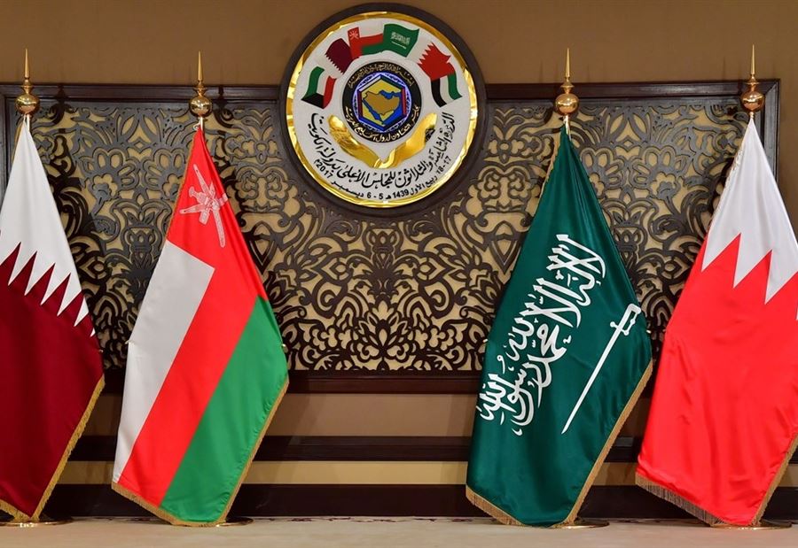 وزيرٌ بخدمة دولة خليجيّة