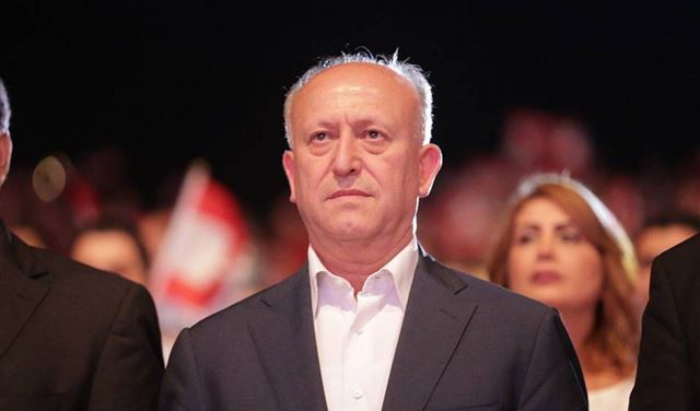 ريفي يطلب "المال".. لا "الثوابت" ريفي يطلب "المال".. لا "الثوابت"